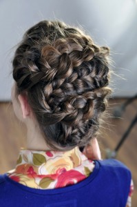 Модные прически из кос